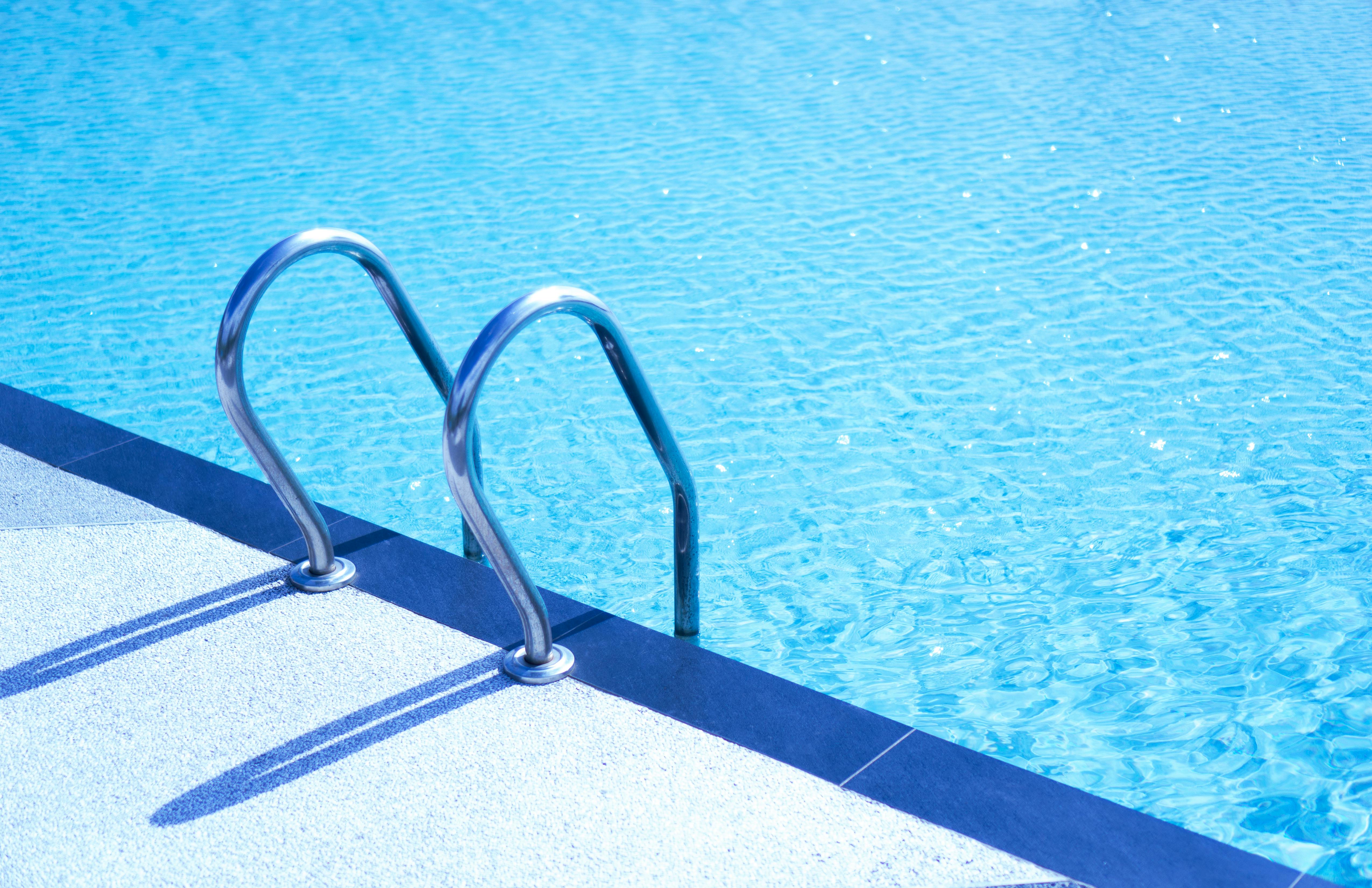 What is a Naked Pool